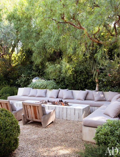 dam-images-celebrity-homes-2014-patrick-dempsey-patrick-dempsey-malibu-home-17-outdoor-seating-area