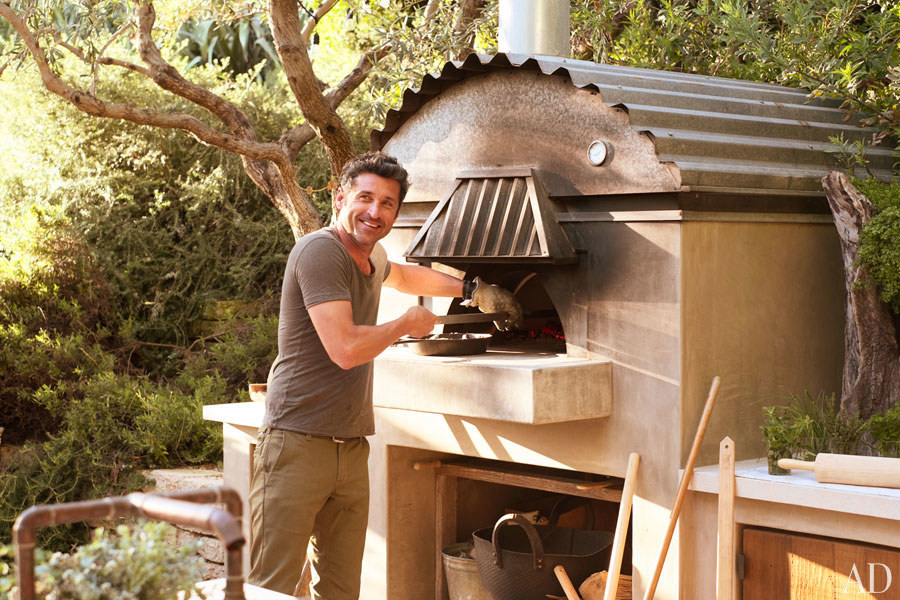 dam-images-celebrity-homes-2014-patrick-dempsey-patrick-dempsey-malibu-home-22-outdoor-pizza-oven